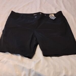 Saint Johns Bay Woman's Black Bermuda Shorts, Size: 28W, NWT